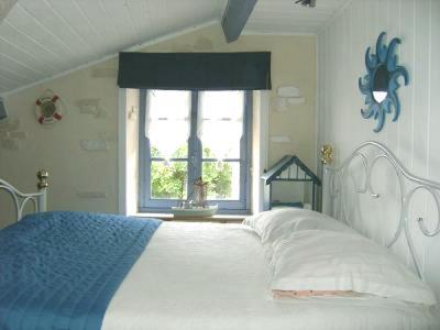 Chez Martine Et Bernard Bed & Breakfast Saint-Vincent-Sterlanges ภายนอก รูปภาพ