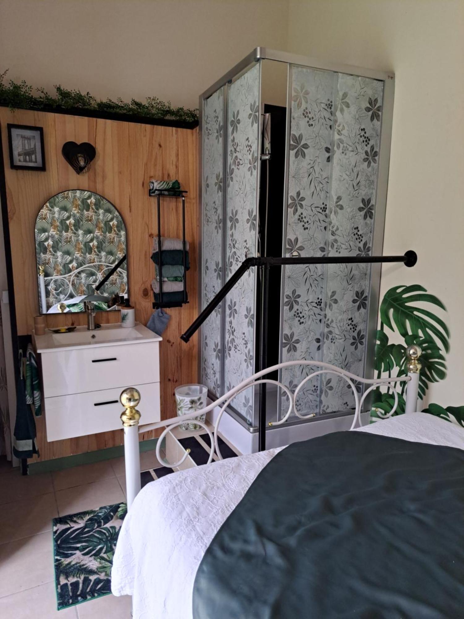 Chez Martine Et Bernard Bed & Breakfast Saint-Vincent-Sterlanges ภายนอก รูปภาพ